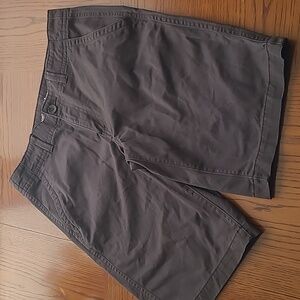 Mens Urban Pipeline flat front shorts.